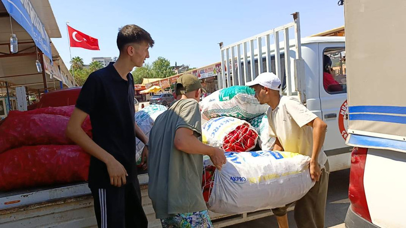 Karaisalı biberi üreticinin elinde kaldı: 'Geçen yıl 25, bu yıl 19 TL' - Resim: 10